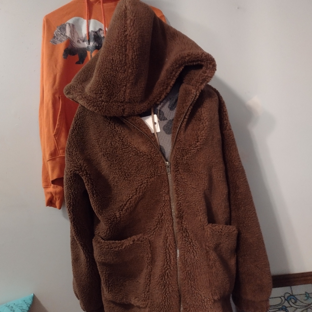 Cy amazingly warm teddy bear style coat N.W.T. a small that I have low price